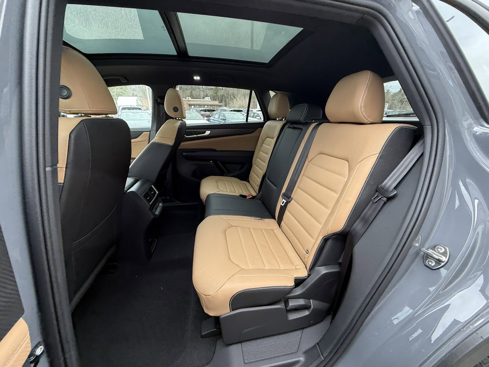 New 2026 Volkswagen Atlas Cross Sport SEL R-Line image 20