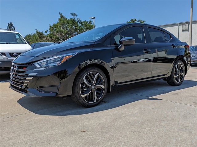 New 2025 Nissan Versa SR w/ Trunk Package image 9