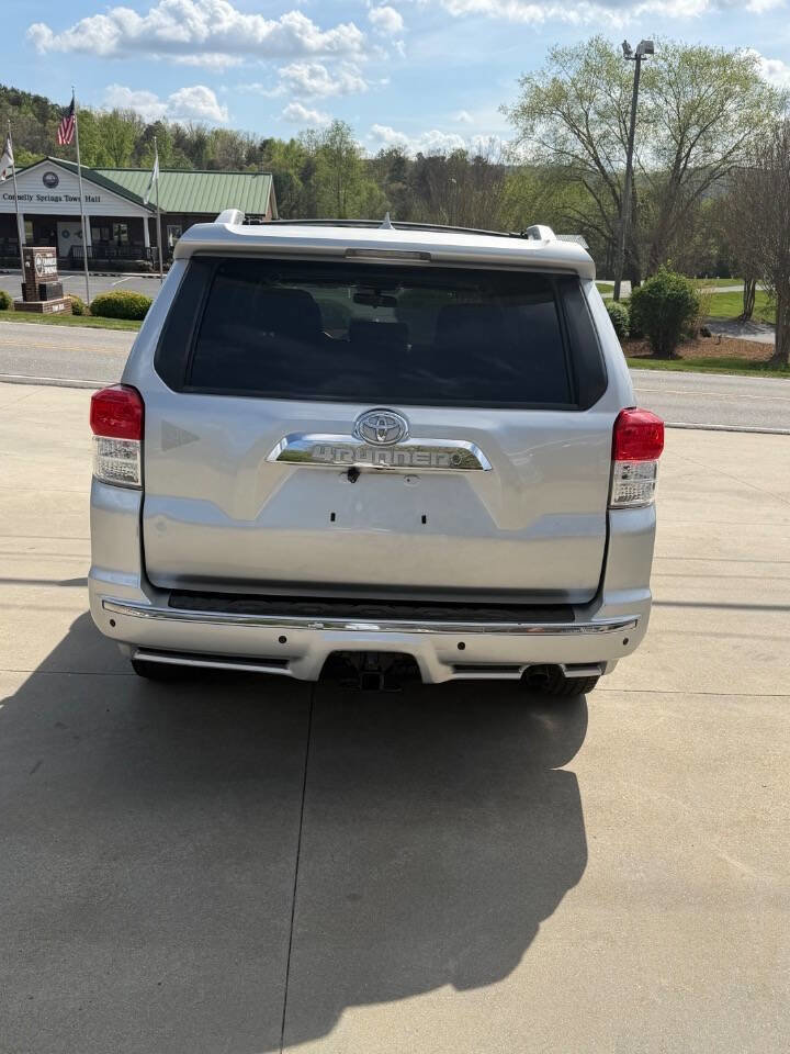 Used 2011 Toyota 4Runner SR5 w/ Convenience Pkg image 4