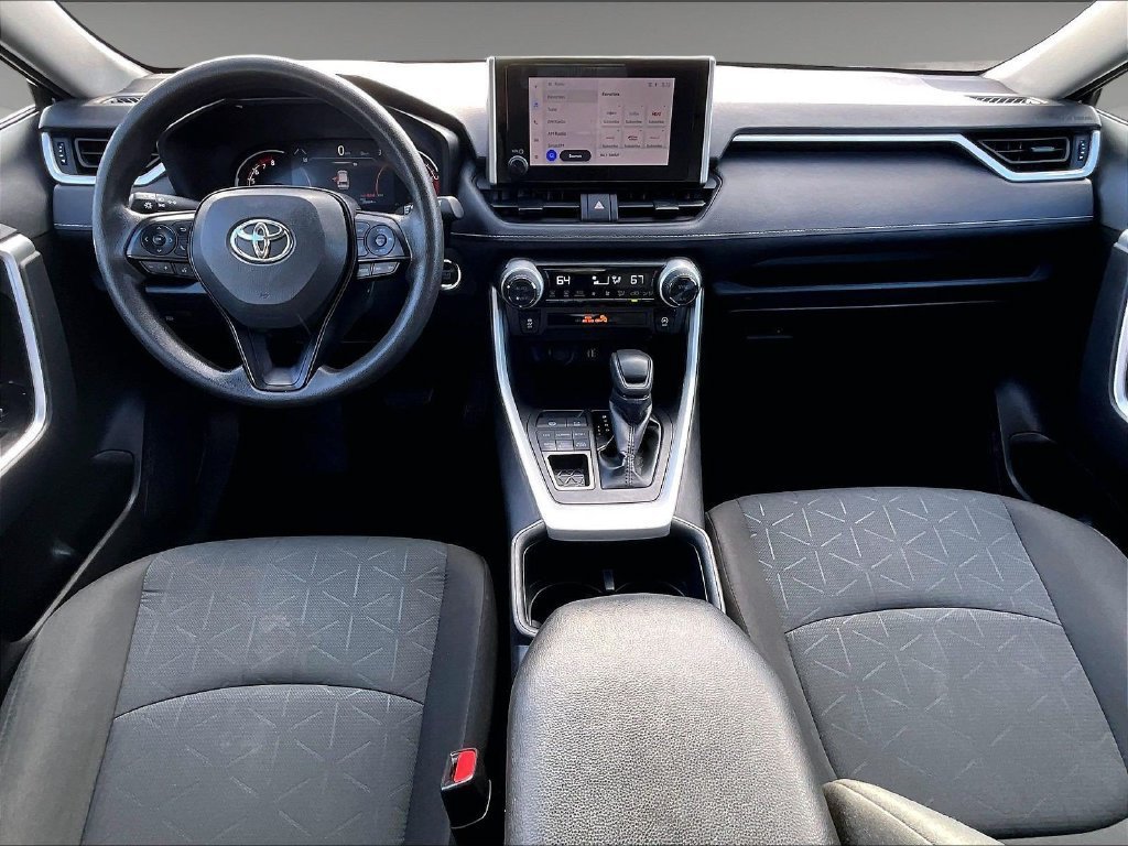 Used 2025 Toyota RAV4 XLE AWD/4WD image 21