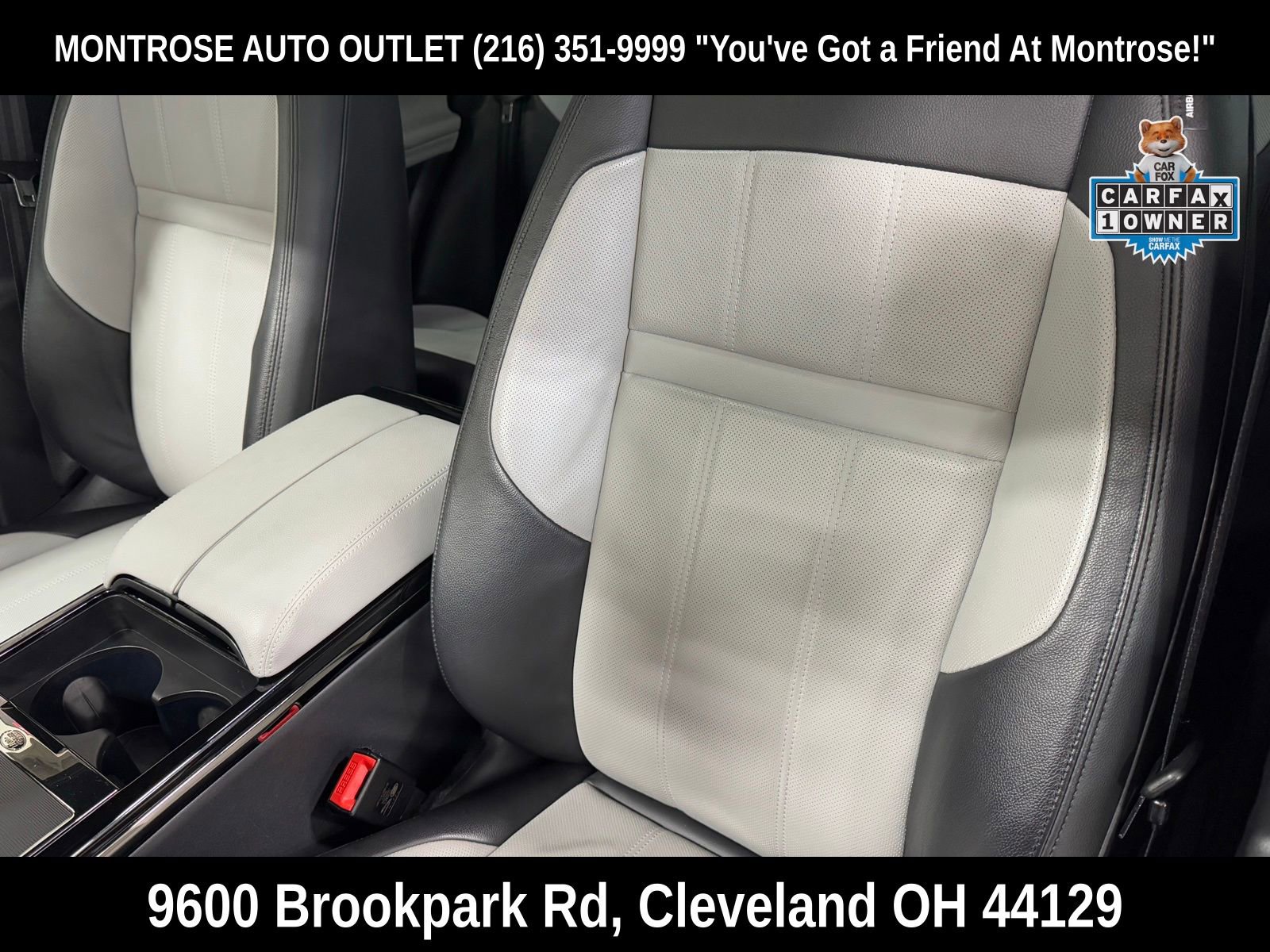 Used 2023 Land Rover Range Rover Evoque R-Dynamic SE image 27