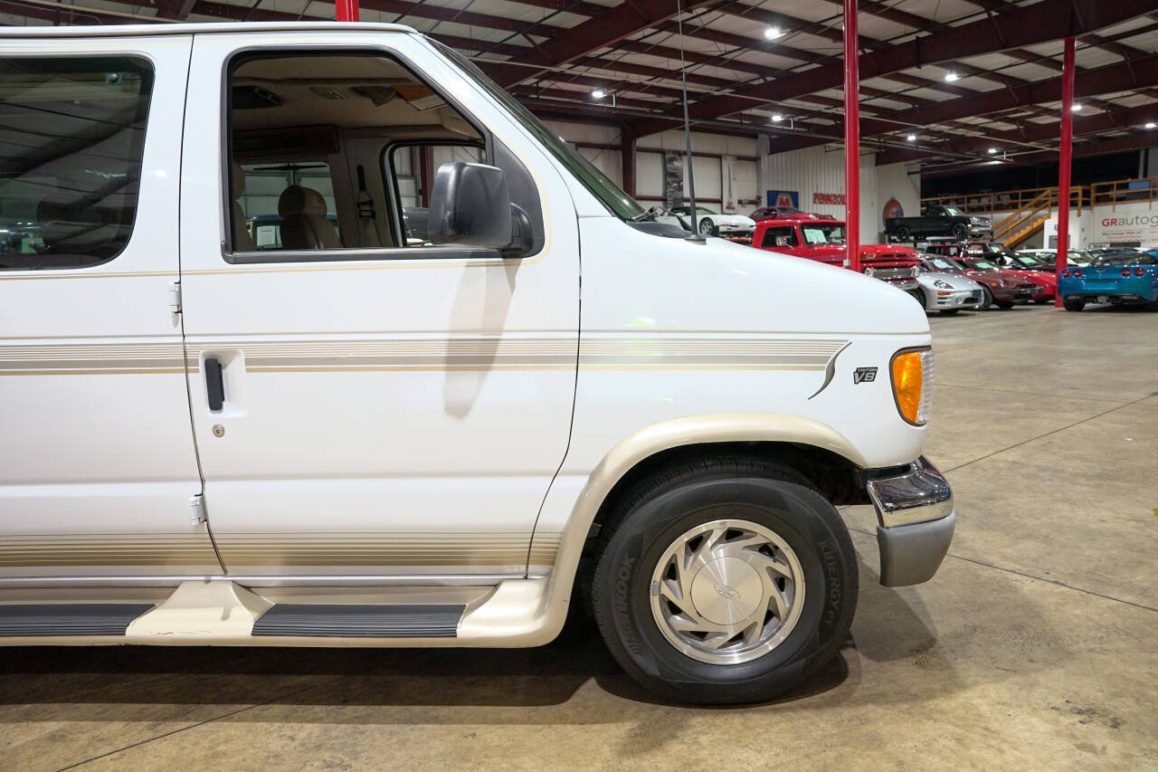 Used 2002 Ford E-150 and Econoline 150 RWD image 11