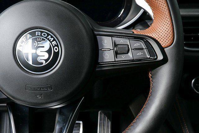 New 2025 Alfa Romeo Stelvio Sprint AWD/4WD image 13