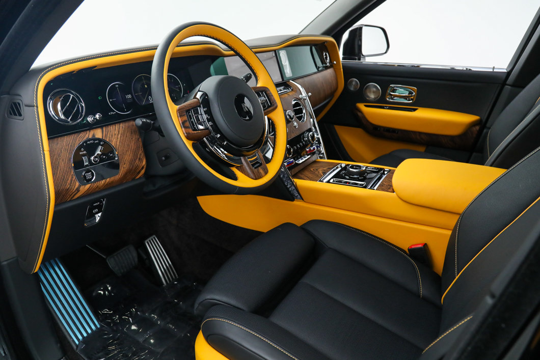 Used 2025 Rolls-Royce Cullinan AWD/4WD image 29