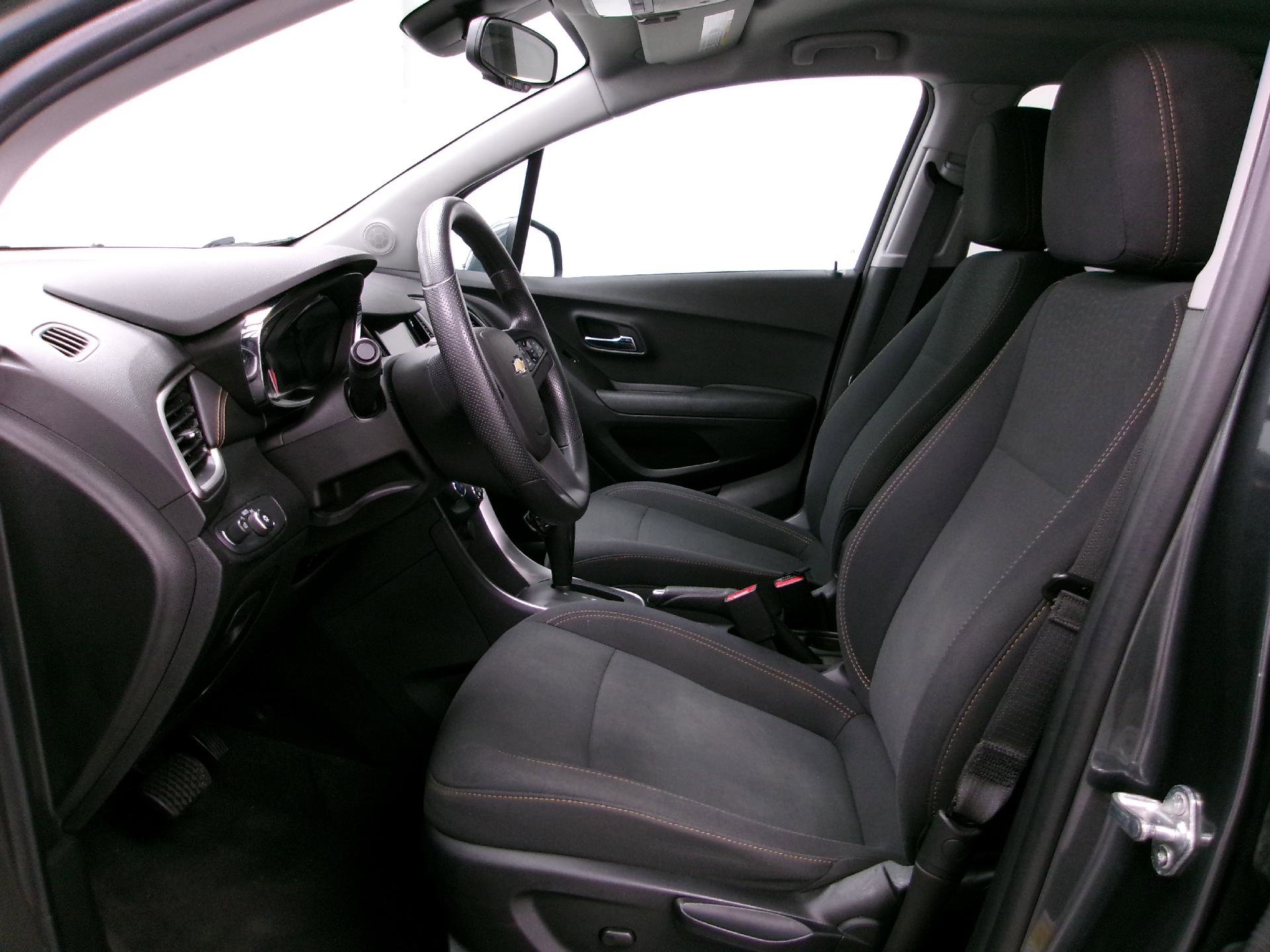 Used 2020 Chevrolet Trax LS w/ Tint and Cruise Package FWD image 8