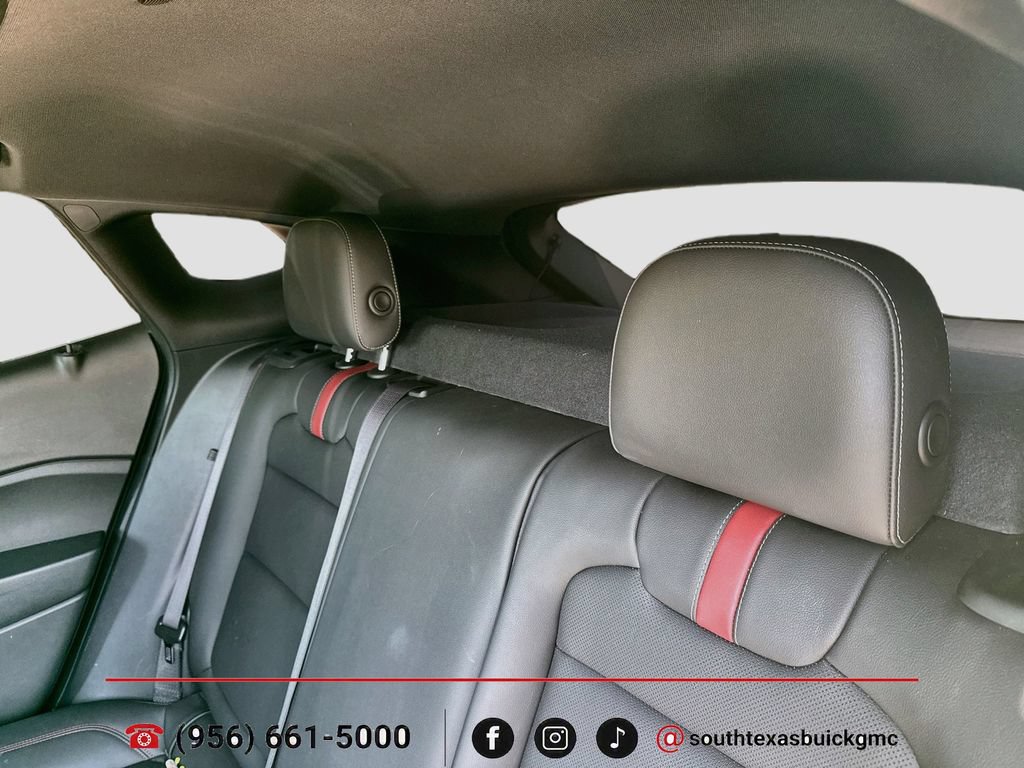Used 2025 Chevrolet Trax RS w/ Sunroof Package FWD image 23