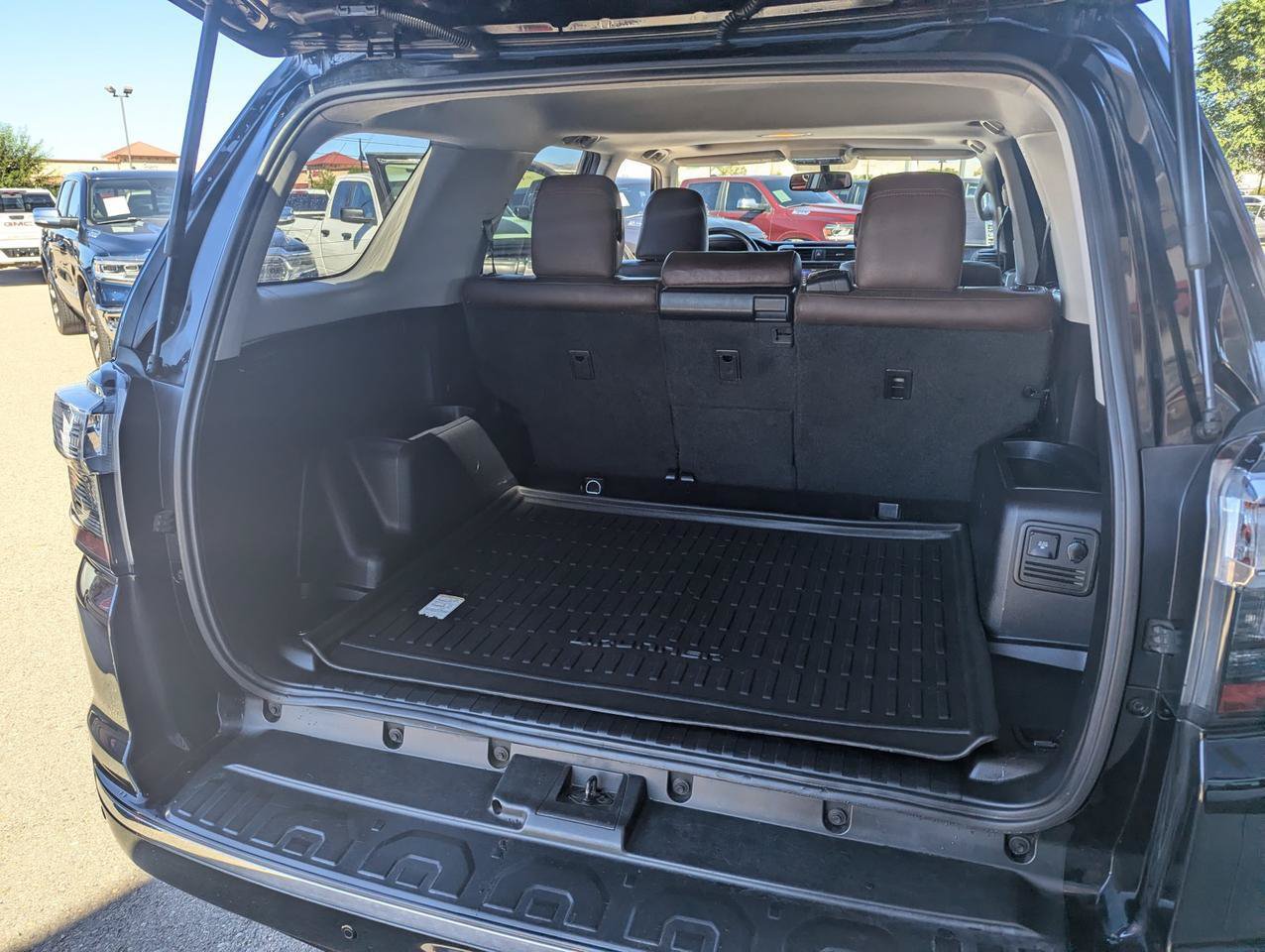 Used 2016 Toyota 4Runner Limited AWD/4WD image 28