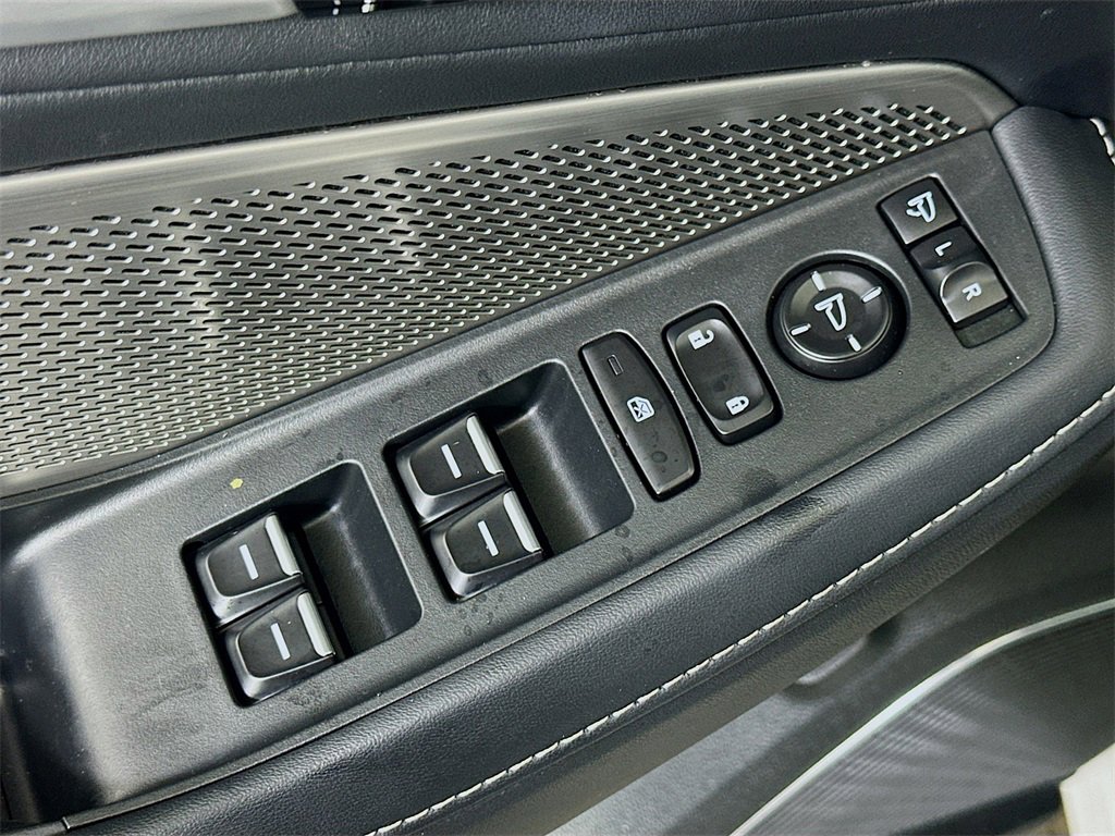 Used 2023 Acura MDX SH-AWD w/ Technology Package image 21