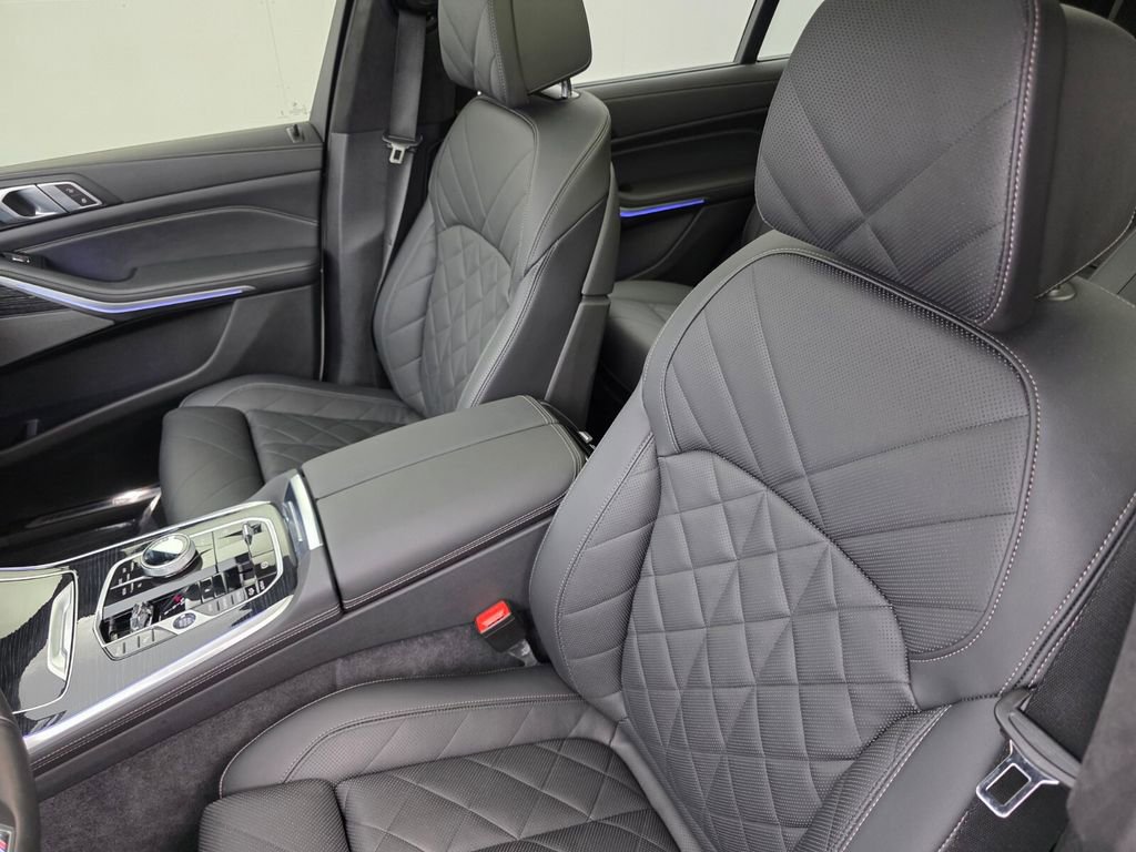 Used 2024 BMW X7 xDrive40i w/ M Sport Package image 10