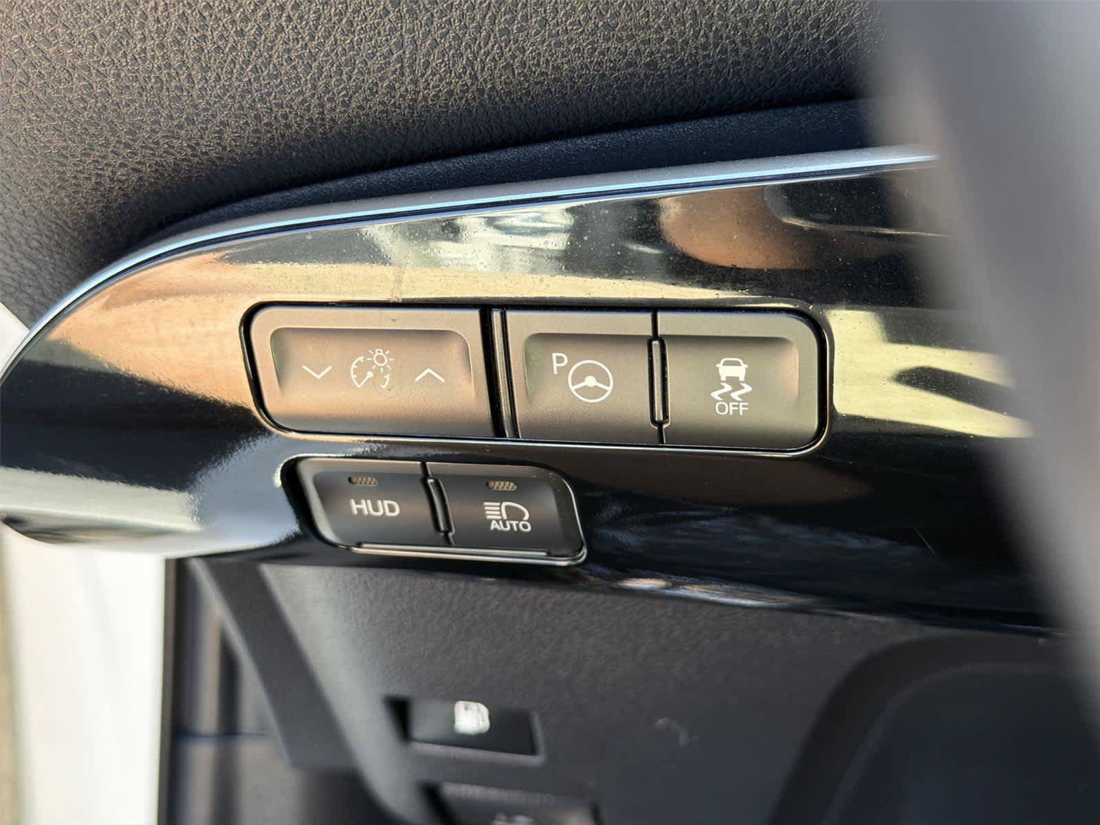 Used 2019 Toyota Prius XLE w/ Advanced Technology Package FWD image 40