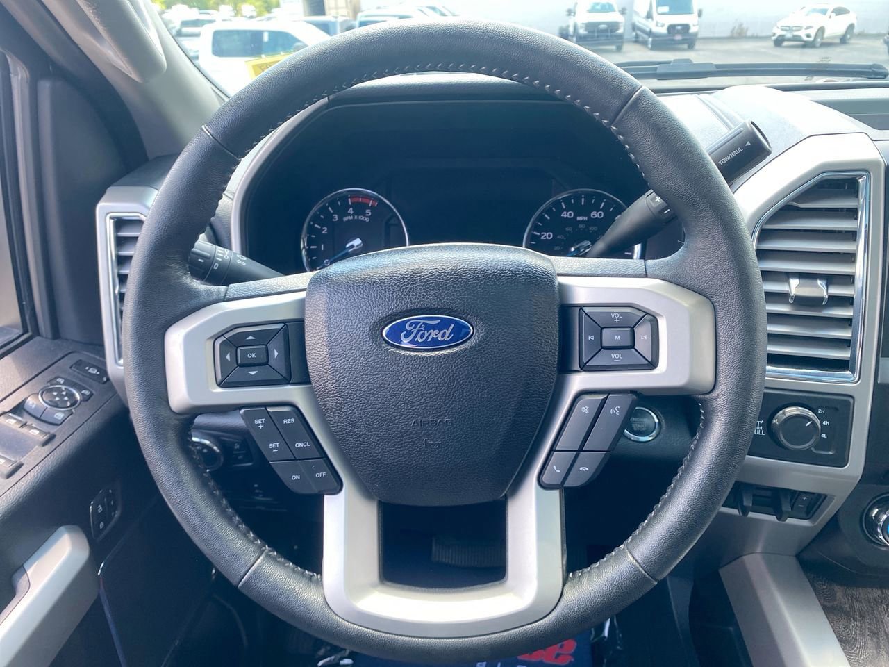 Used 2017 Ford F250 Lariat w/ Lariat Ultimate Package AWD/4WD image 16