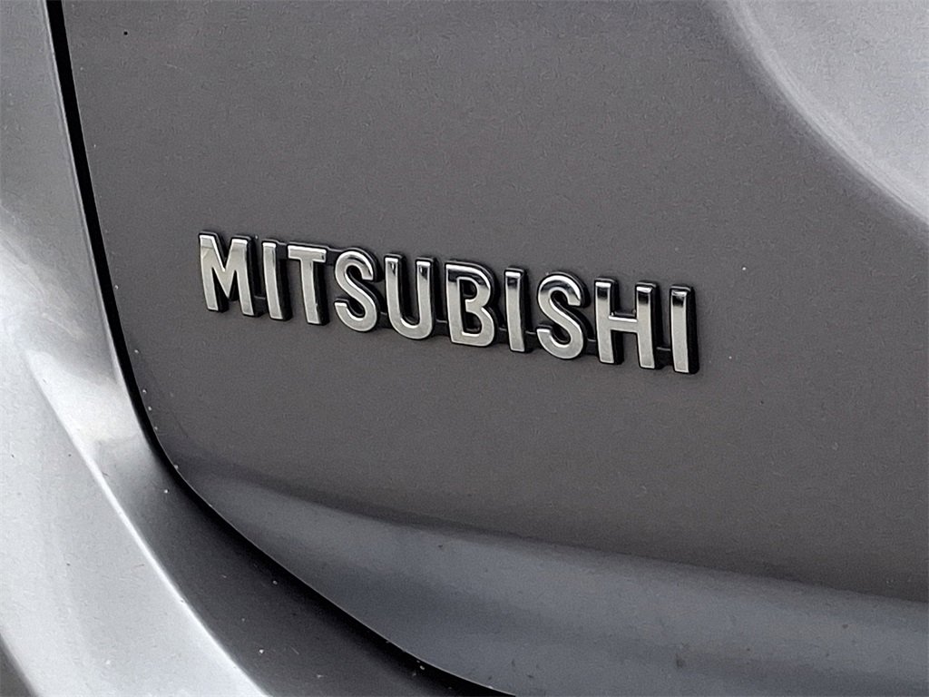 Used 2018 Mitsubishi Outlander SE image 27