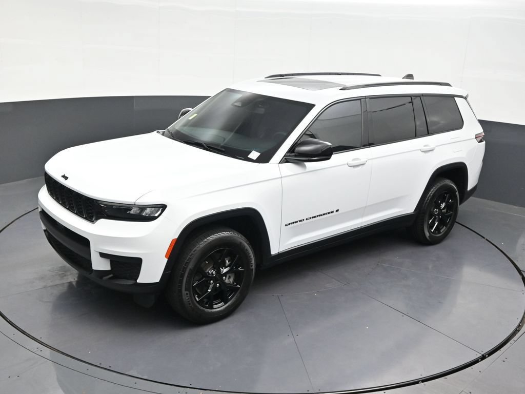Used 2024 Jeep Grand Cherokee L Altitude AWD/4WD image 20