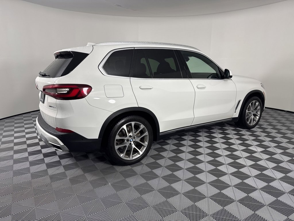 Used 2021 BMW X5 xDrive45e w/ Premium Package 3 image 8