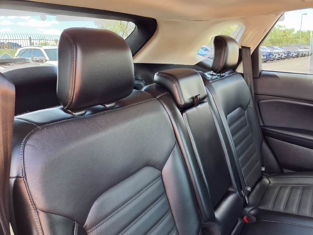 Used 2018 Ford Edge SEL w/ Equipment Group 201A FWD image 23