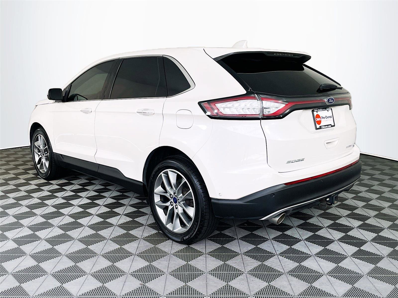 Used 2017 Ford Edge Titanium w/ Equipment Group 302A AWD/4WD image 6
