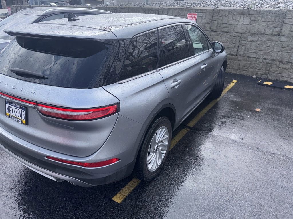 Used 2023 Lincoln Corsair AWD image 4