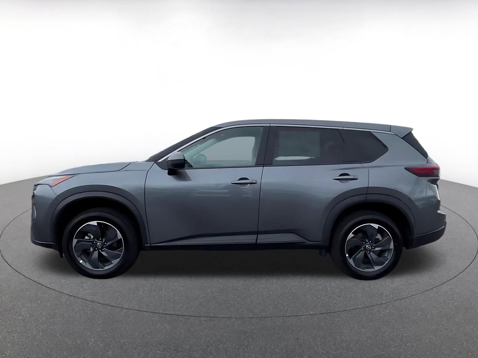Used 2025 Nissan Rogue SV FWD image 9
