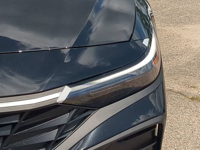 New 2025 Hyundai Elantra SEL FWD image 10
