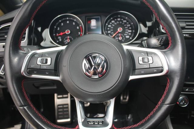 Used 2018 Volkswagen Golf 4-Door image 18