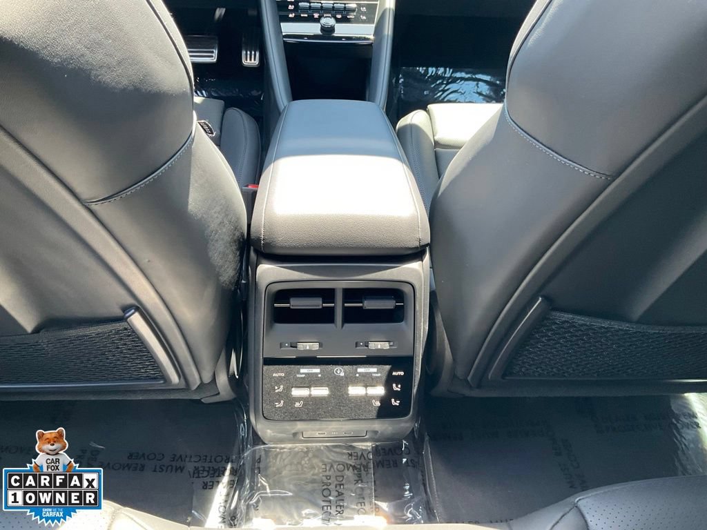 Used 2025 Porsche Macan 4S Electric AWD/4WD image 35