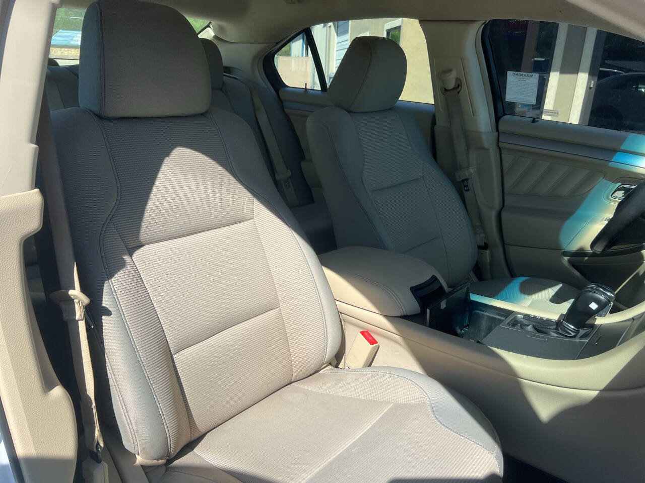 Used 2017 Ford Taurus SEL image 19