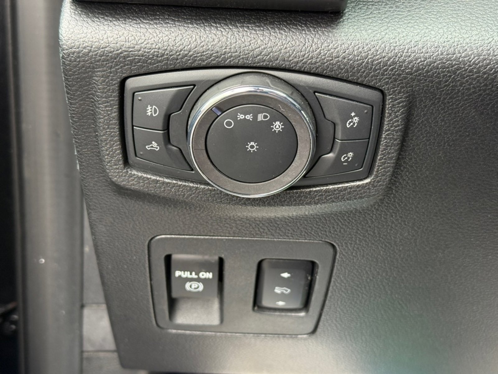 Used 2018 Ford F150 XLT w/ Equipment Group 302A Luxury image 33