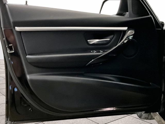 Used 2018 BMW 330i xDrive Sedan AWD/4WD image 23