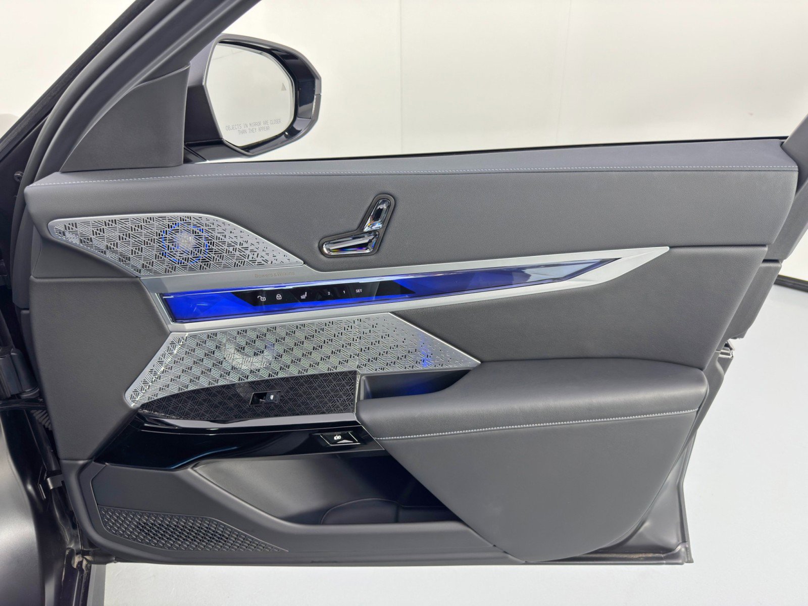 Used 2023 BMW i7 xDrive60 w/ Parking Assistance Package image 56