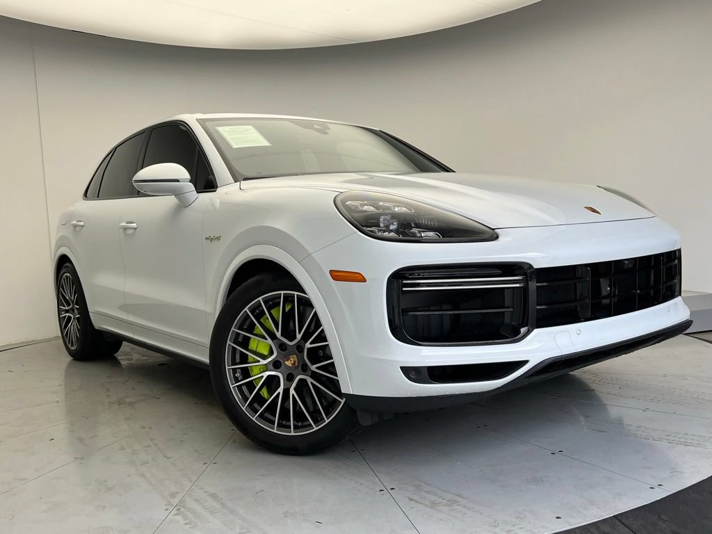 Certified 2023 Porsche Cayenne Turbo S AWD/4WD image 24