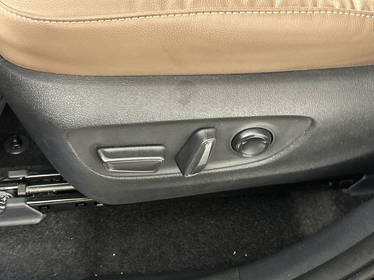 Used 2024 Toyota Grand Highlander AWD Hybrid image 21