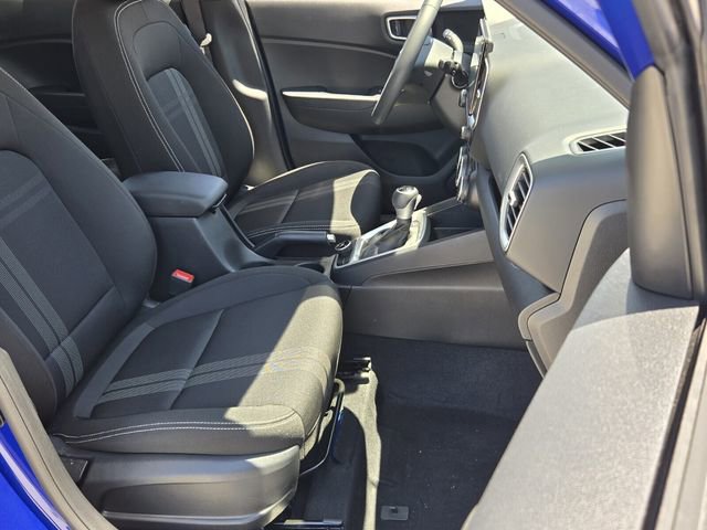 Certified 2025 Hyundai Venue SEL FWD image 15