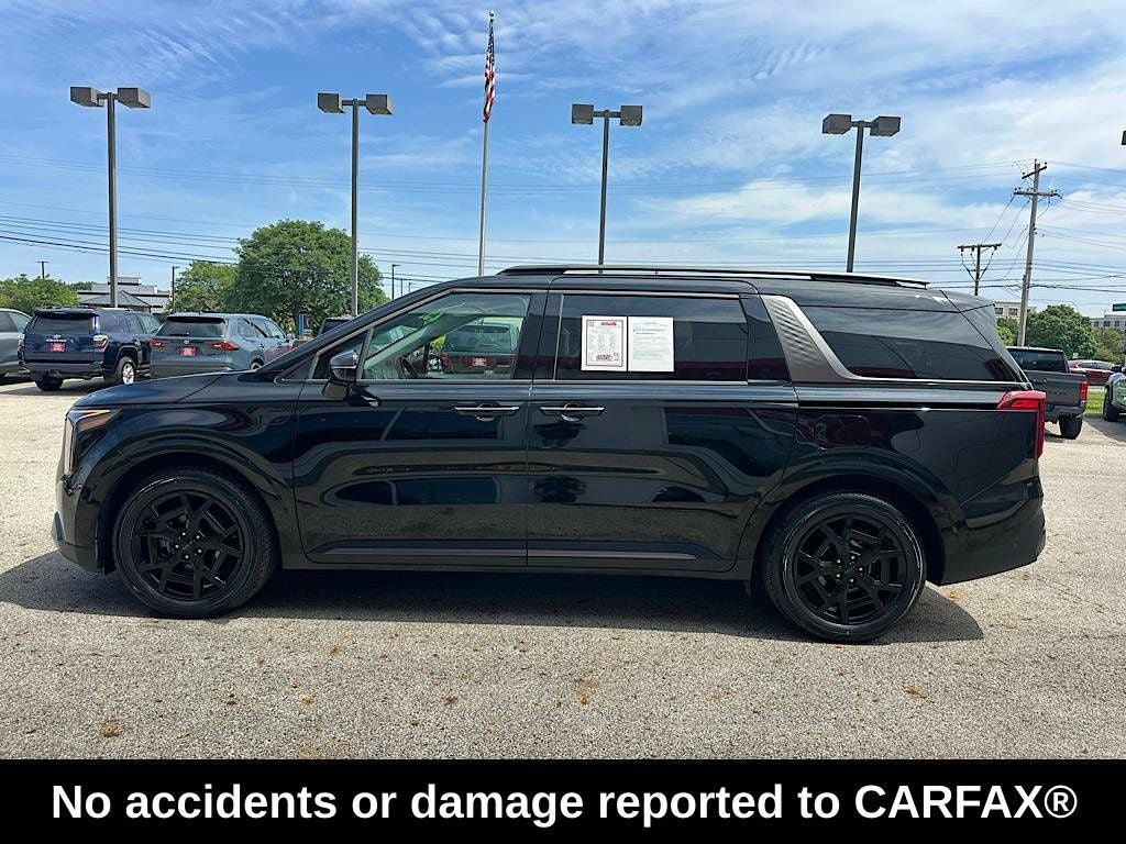 Used 2025 Kia Carnival SX w/ SX Dark Edition Package FWD image 2