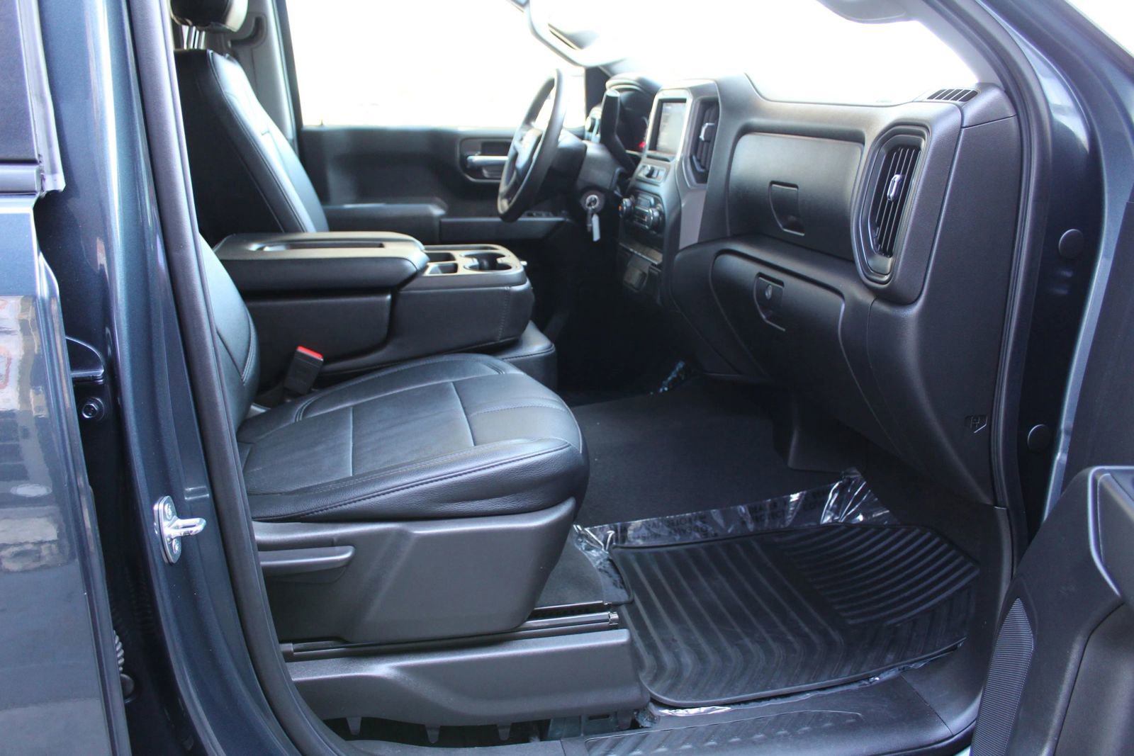 Used 2020 Chevrolet Silverado 1500 Custom w/ Custom Value Package image 10