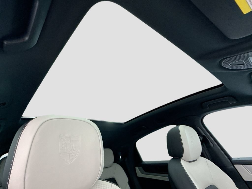 New 2026 Porsche Cayenne Coupe AWD/4WD image 20