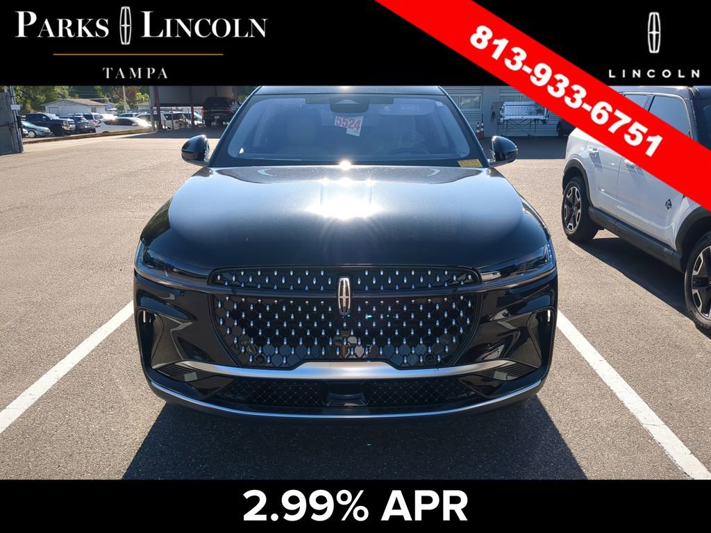 Used 2025 Lincoln Nautilus Premier AWD/4WD image 3