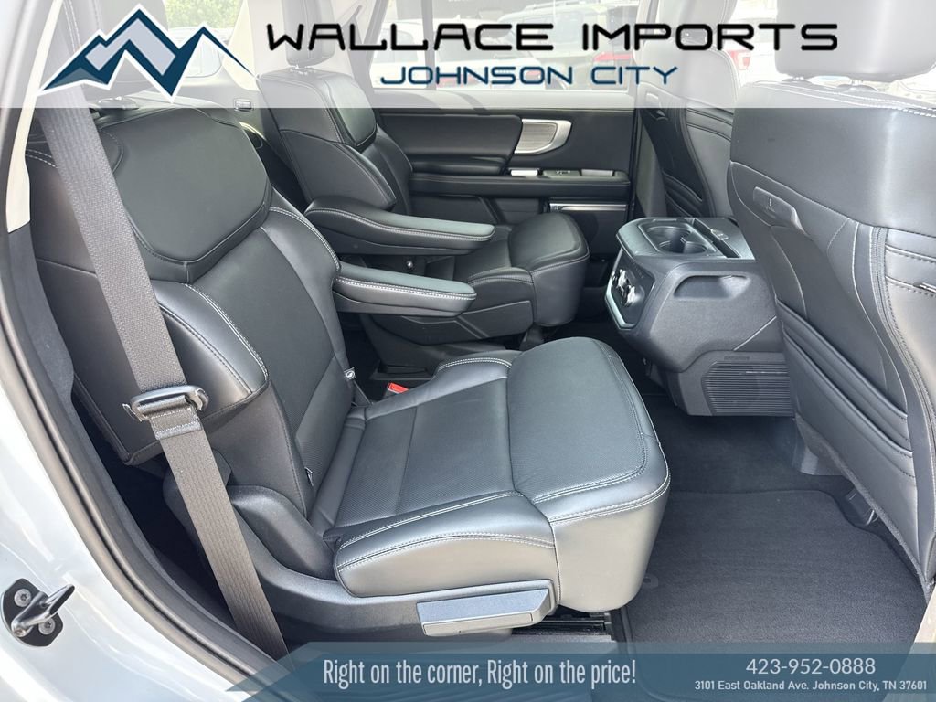 Used 2025 Ford Expedition Platinum AWD/4WD image 43
