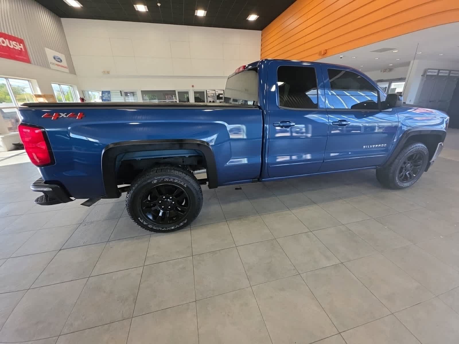 Used 2018 Chevrolet Silverado 1500 LT w/ All Star Edition AWD/4WD image 7