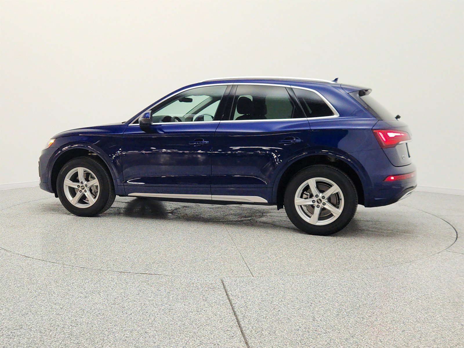 Used 2023 Audi Q5 2.0T Premium w/ Convenience Package AWD/4WD image 8