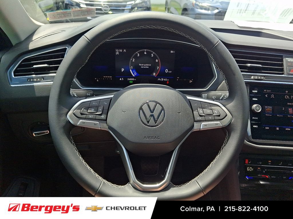 Used 2022 Volkswagen Tiguan SE AWD/4WD image 22