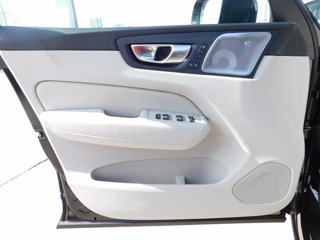 New 2024 Volvo XC60 T8 Ultimate w/ Climate Package image 14