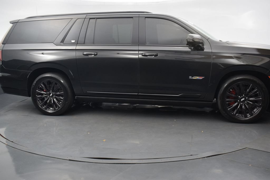 Certified 2024 Cadillac Escalade ESV V w/ LPO, ONYX Package AWD/4WD image 7