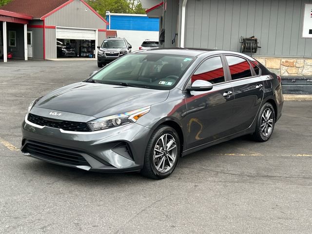Used 2023 Kia Forte LXS w/ LXS Technology Package FWD image 2