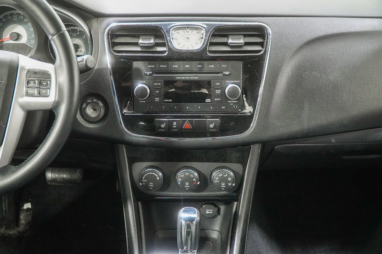 Used 2013 Chrysler 200 Limited image 22