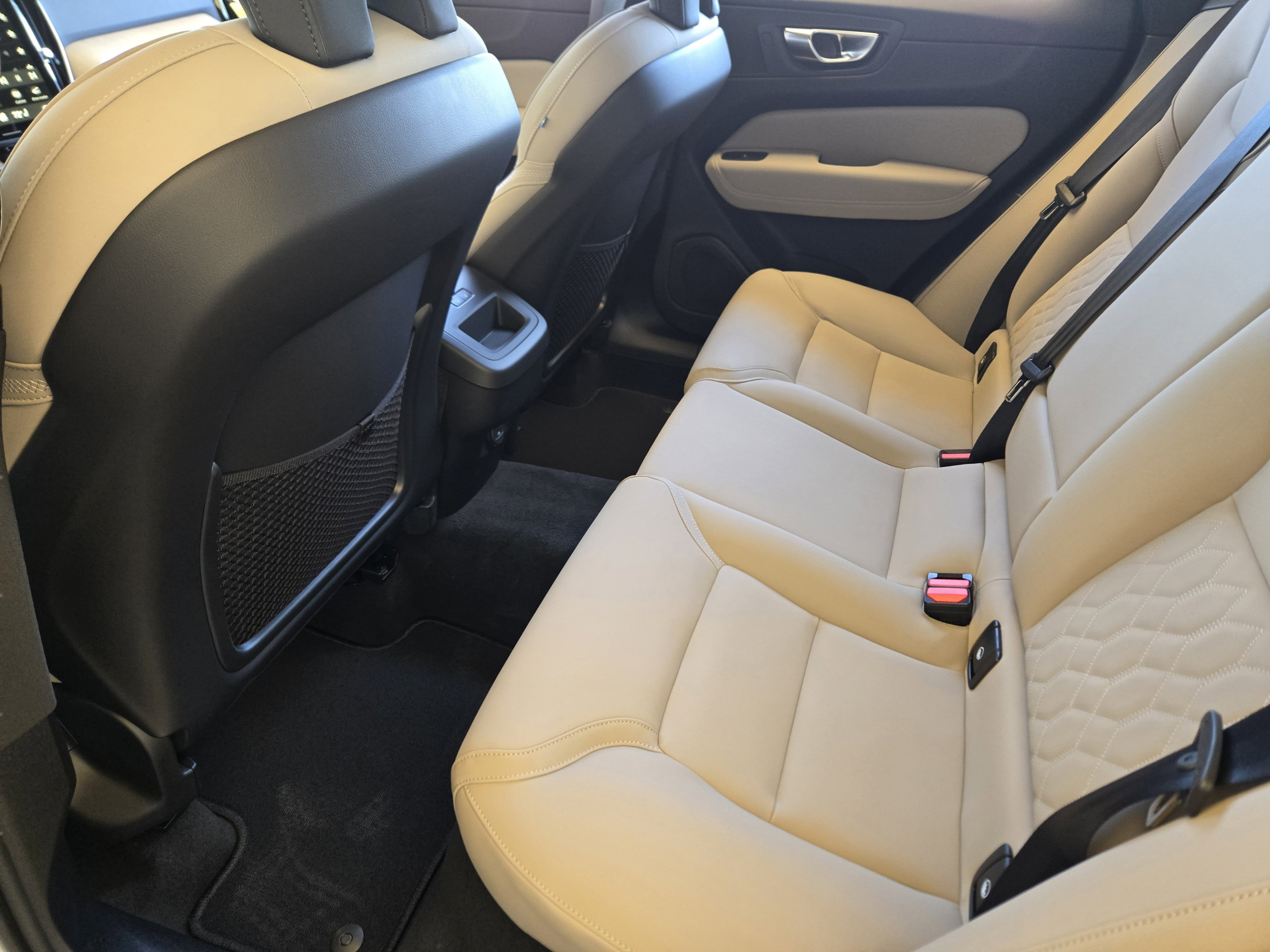 Used 2026 Volvo XC60 B5 Plus w/ Protection Package Premier AWD/4WD image 31
