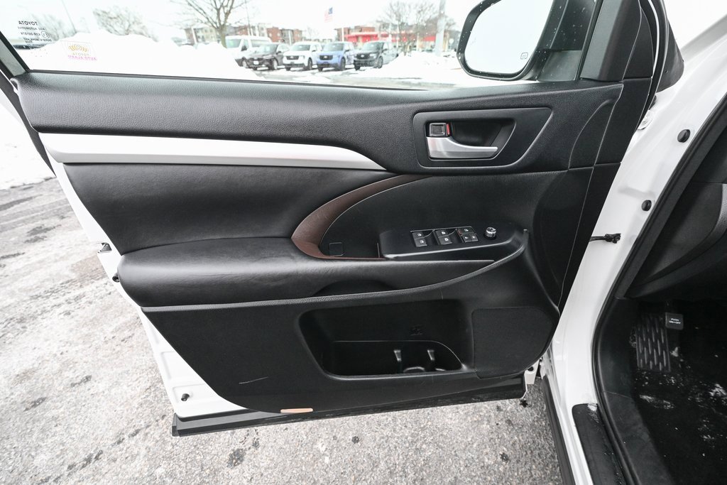 Used 2017 Toyota Highlander XLE image 20