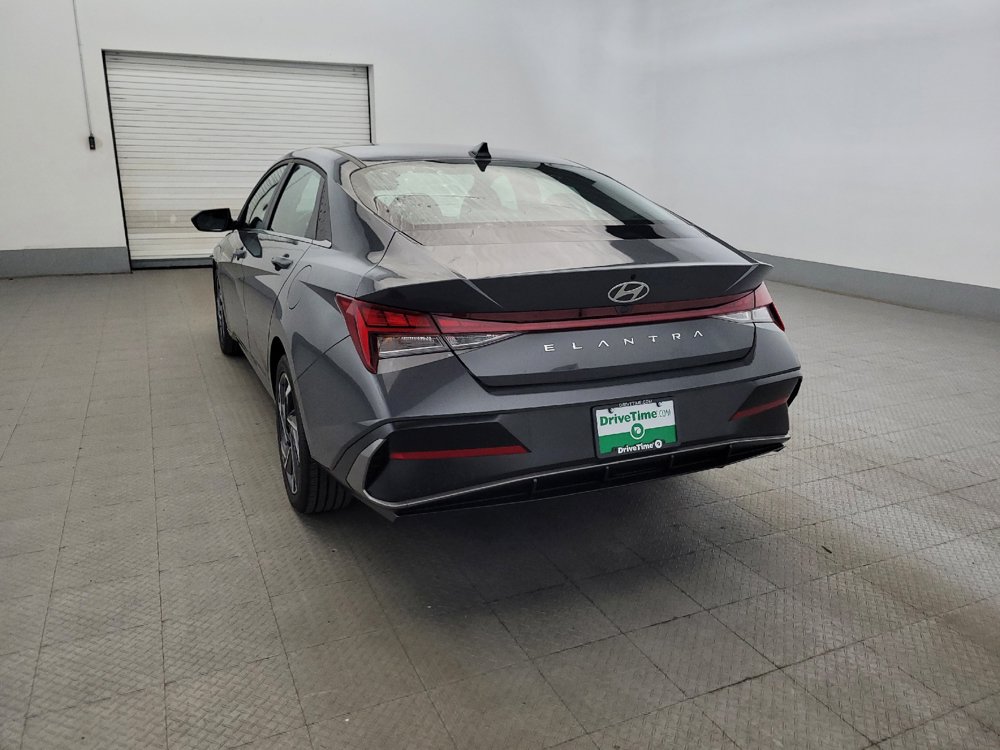 Used 2025 Hyundai Elantra SEL FWD image 6