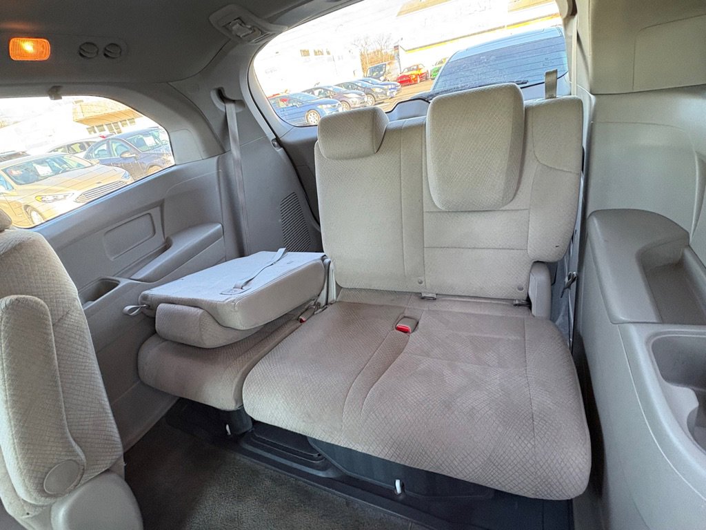 Used 2016 Honda Odyssey LX image 12