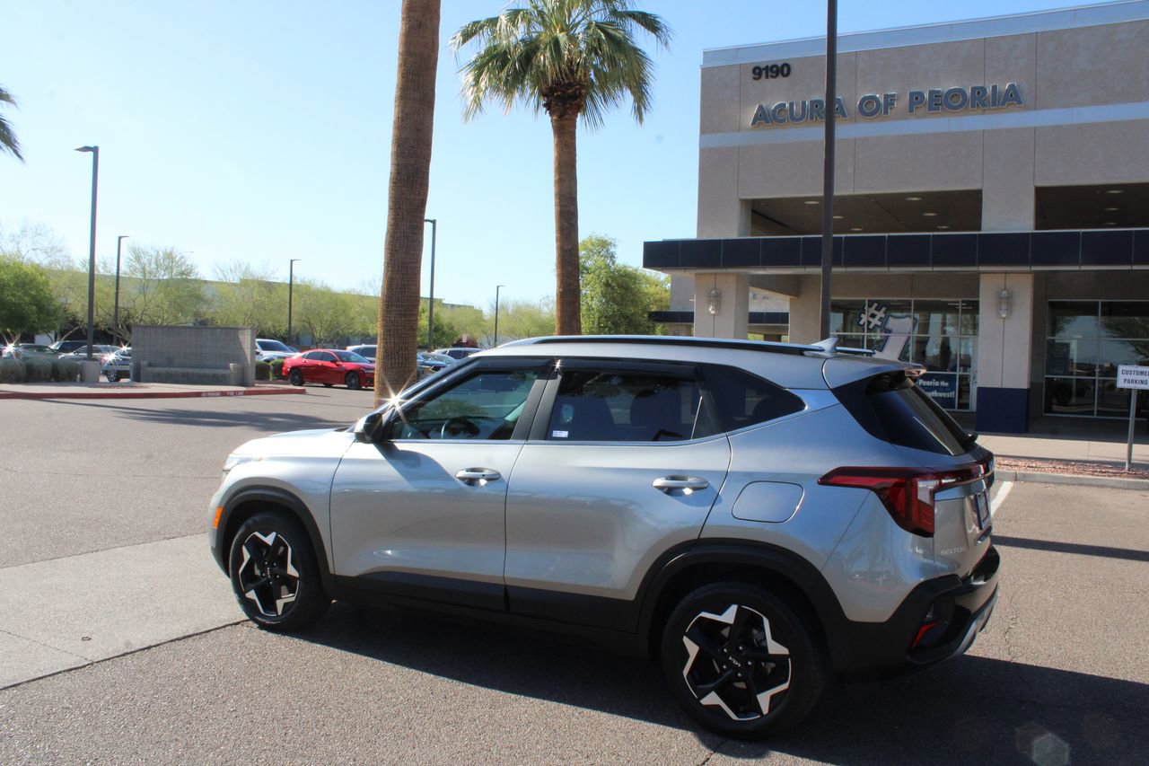 Used 2024 Kia Seltos EX FWD image 3