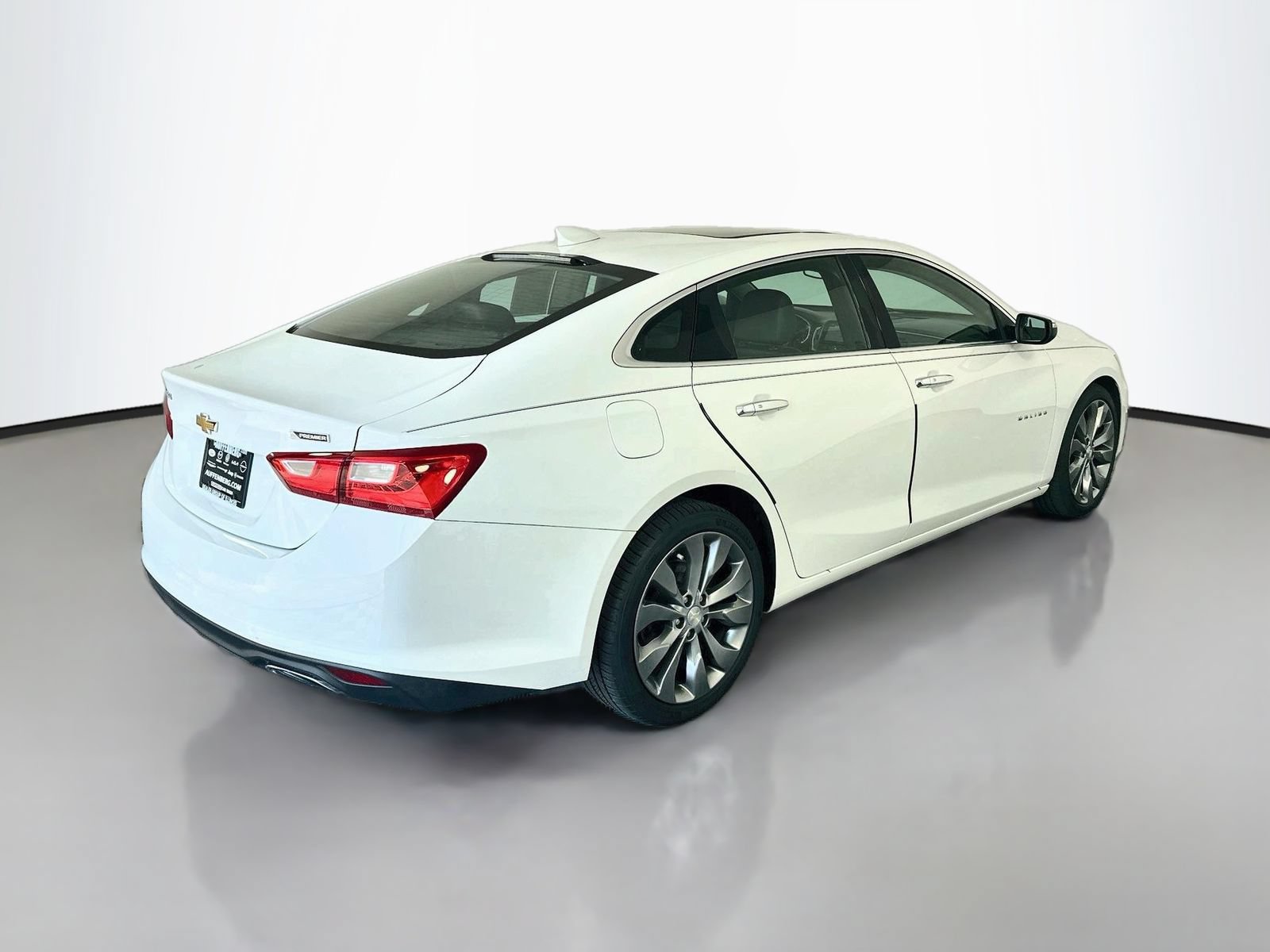 Used 2017 Chevrolet Malibu Premier w/ Premier Sun and Wheel Package FWD image 7